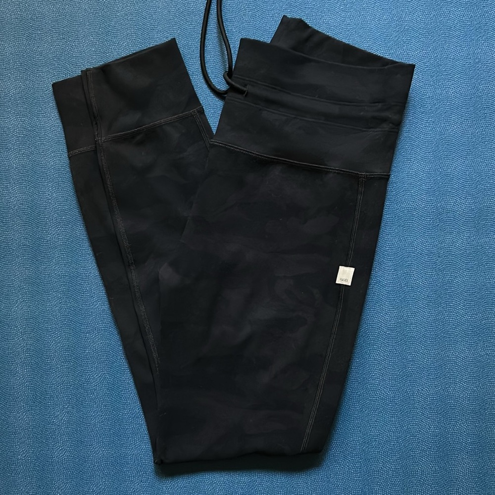 Vuori Everyday Leggings Black Camo Medium